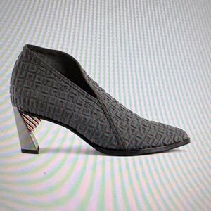 United Nude Textured Gray Heels